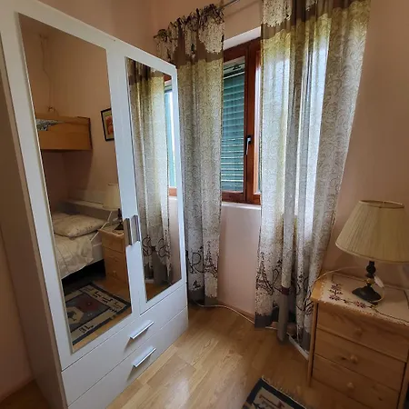 Jasna West * Μούρτερ
